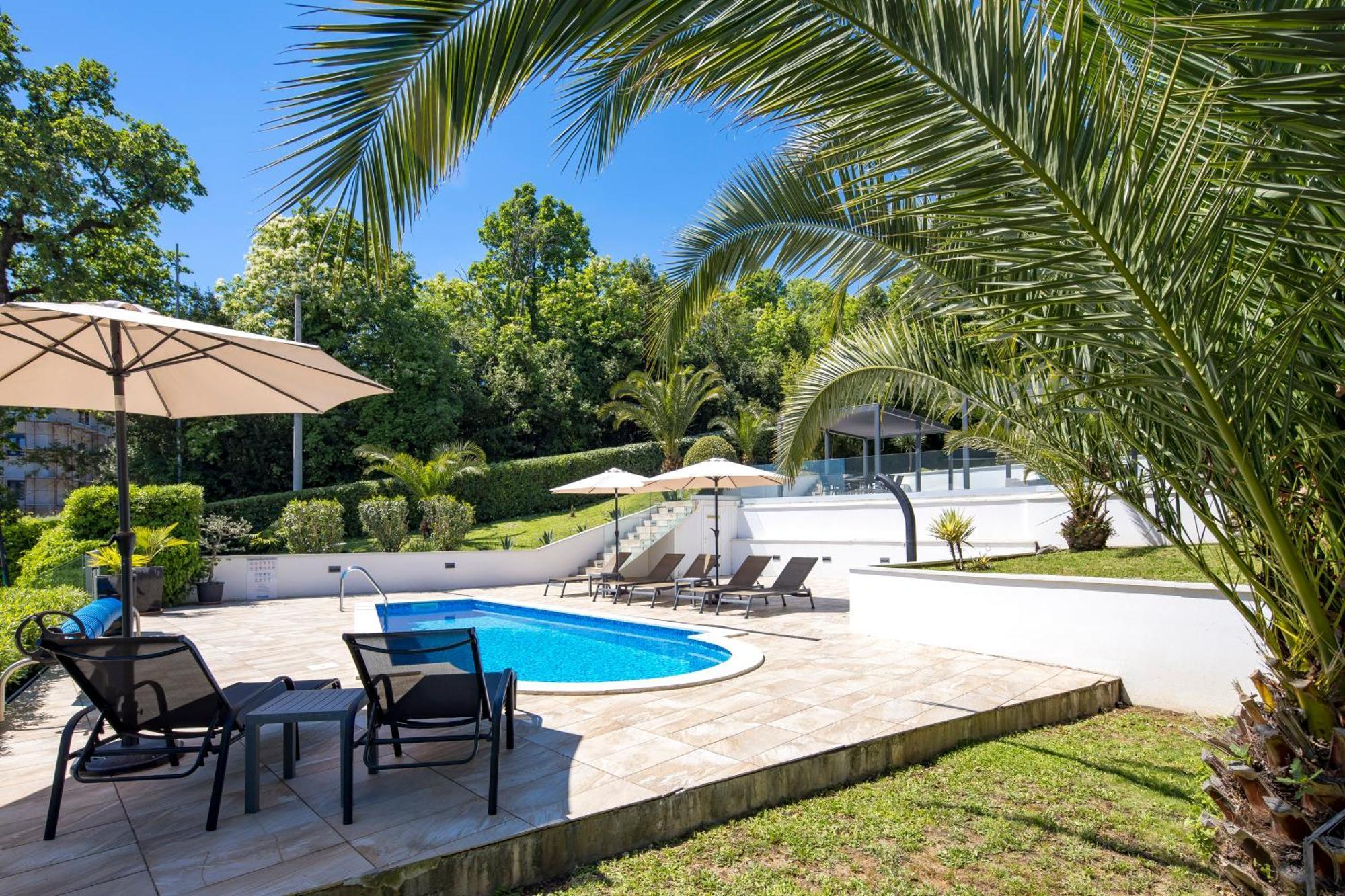 Villa Garden Apartment With Pool Opatija Ngoại thất bức ảnh