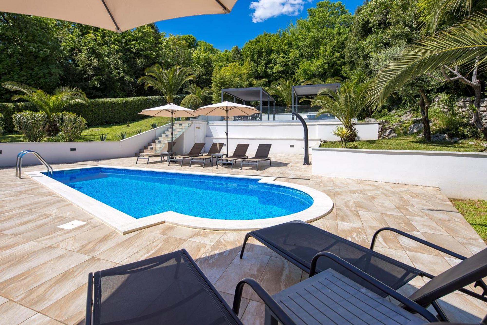 Villa Garden Apartment With Pool Opatija Ngoại thất bức ảnh